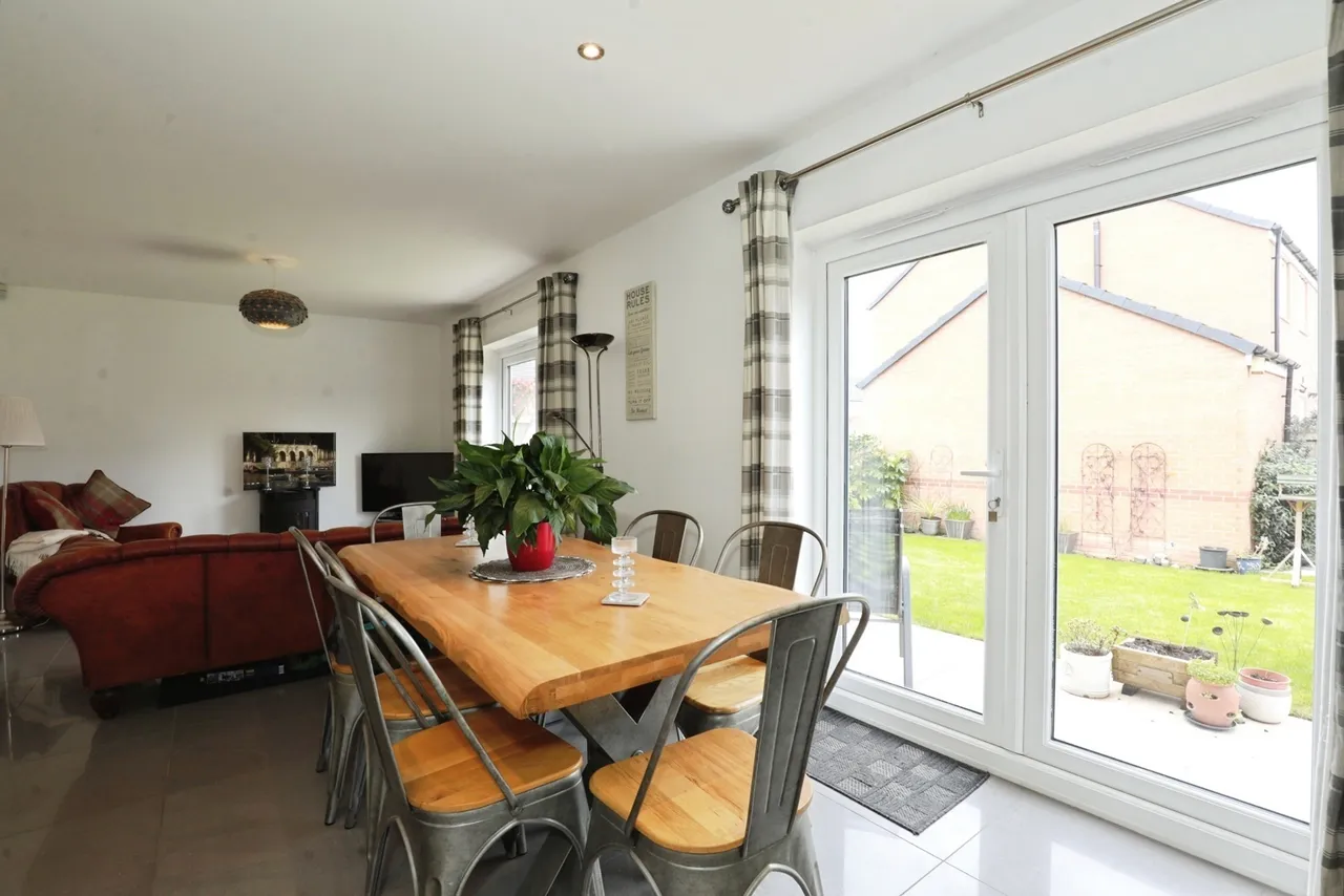 Burnet Close, Shavington, Crewe, Cheshire, CW2, photo 9