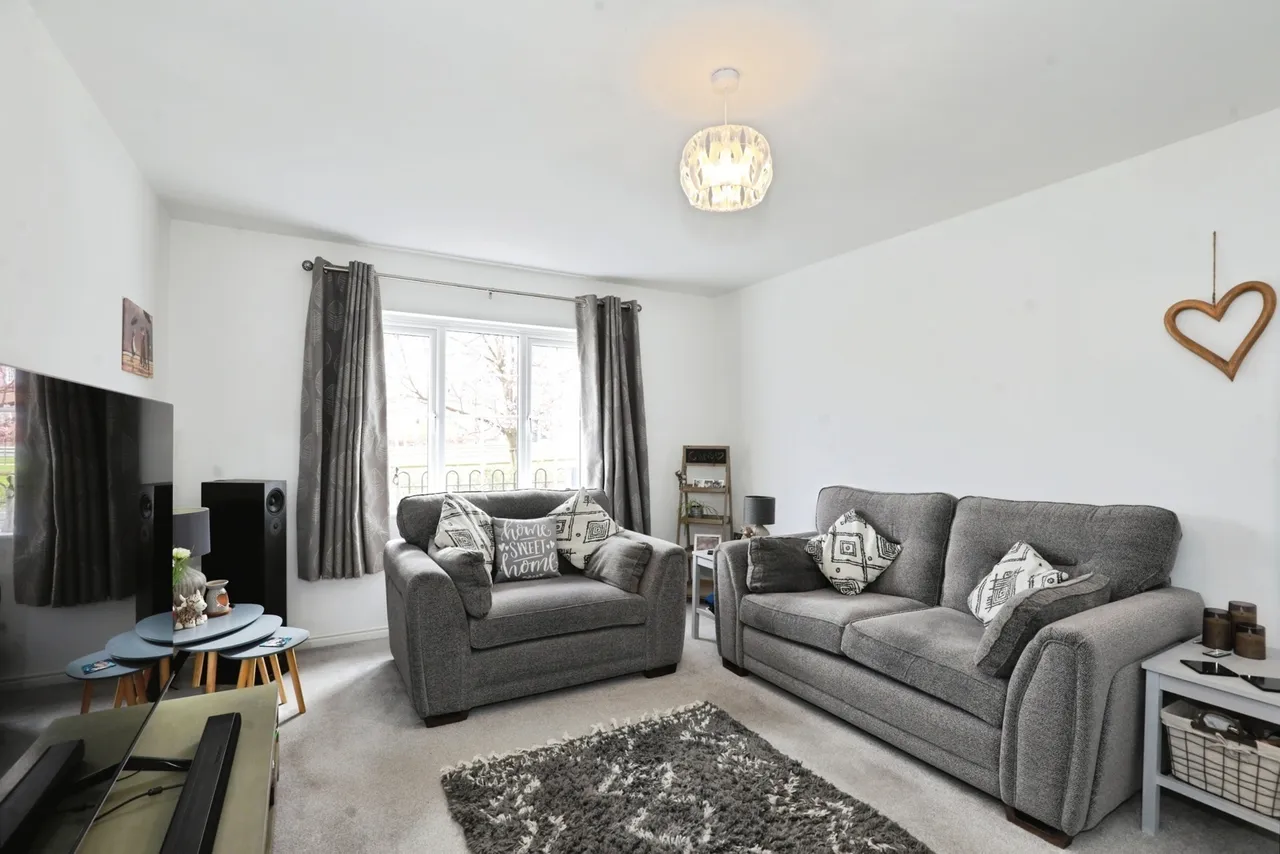Burnet Close, Shavington, Crewe, Cheshire, CW2, photo 3