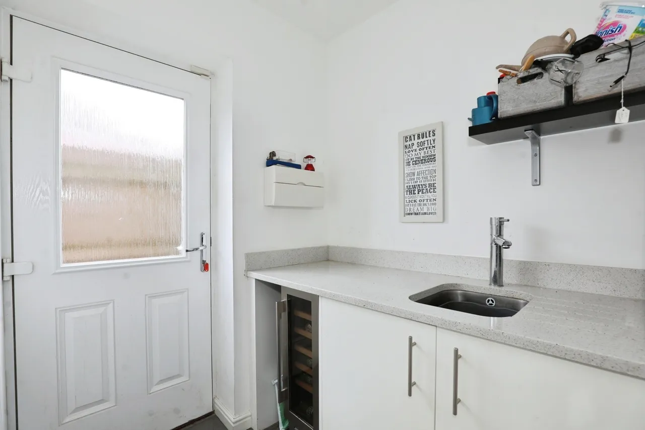 Burnet Close, Shavington, Crewe, Cheshire, CW2, photo 8