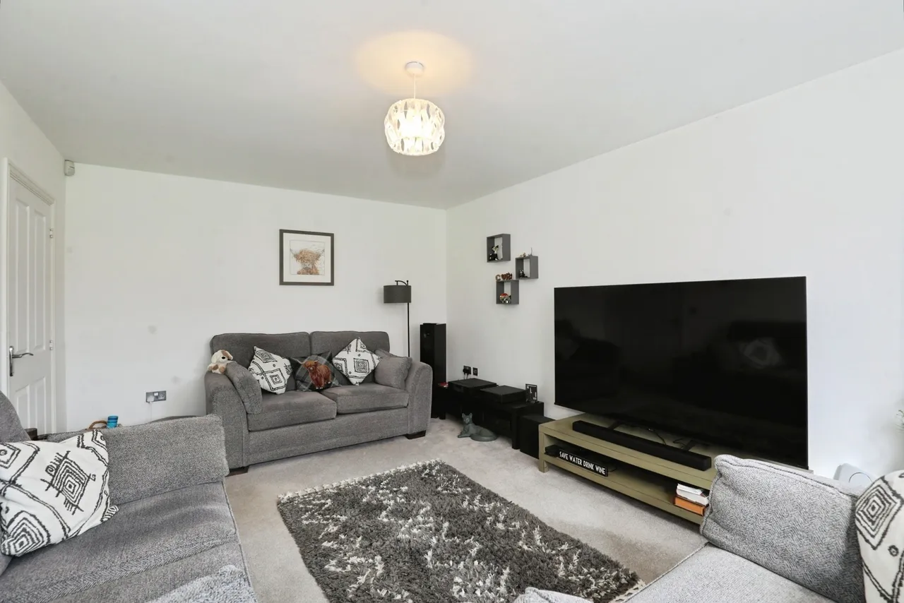 Burnet Close, Shavington, Crewe, Cheshire, CW2, photo 4