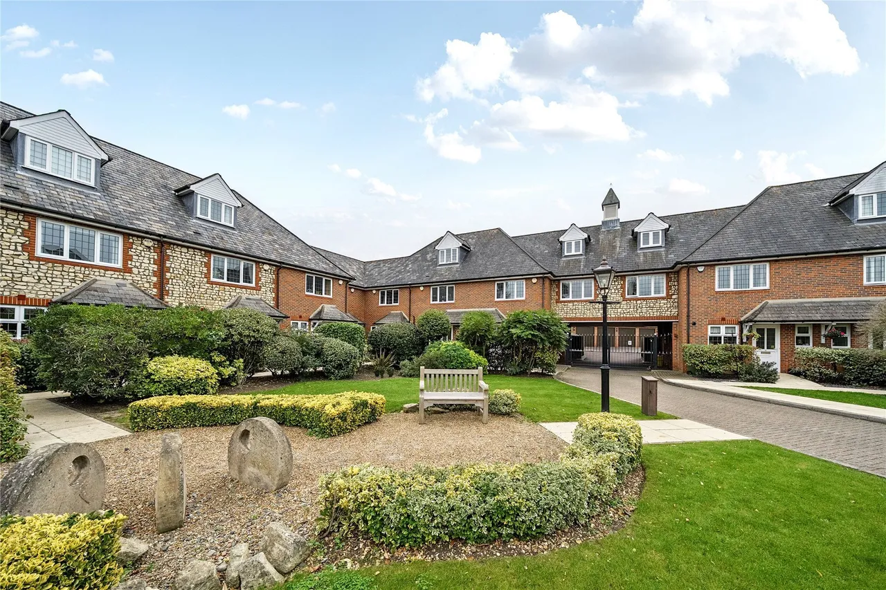 Asprey Mews, Beckenham, BR3, photo 2