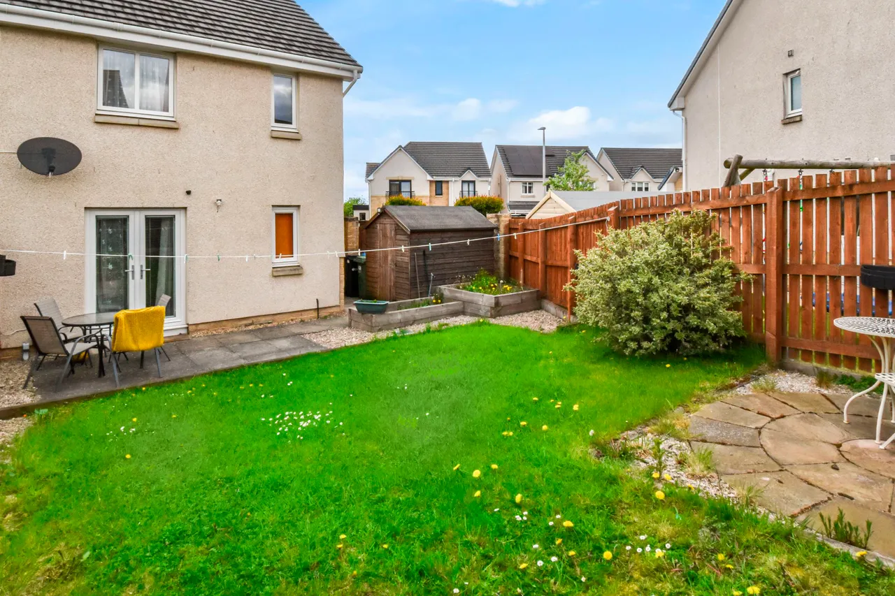 Langton Crescent, East Calder, photo 12
