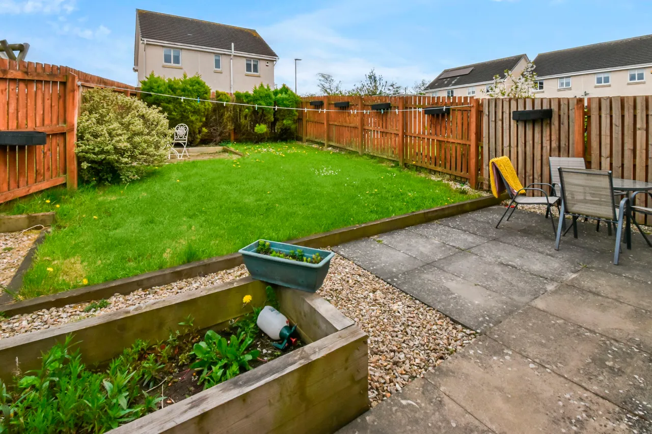 Langton Crescent, East Calder, photo 4