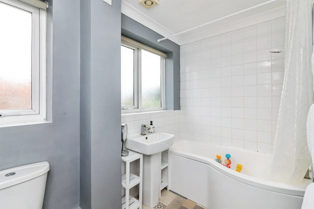 Yarmouth Road, Hales, Norwich, photo 12