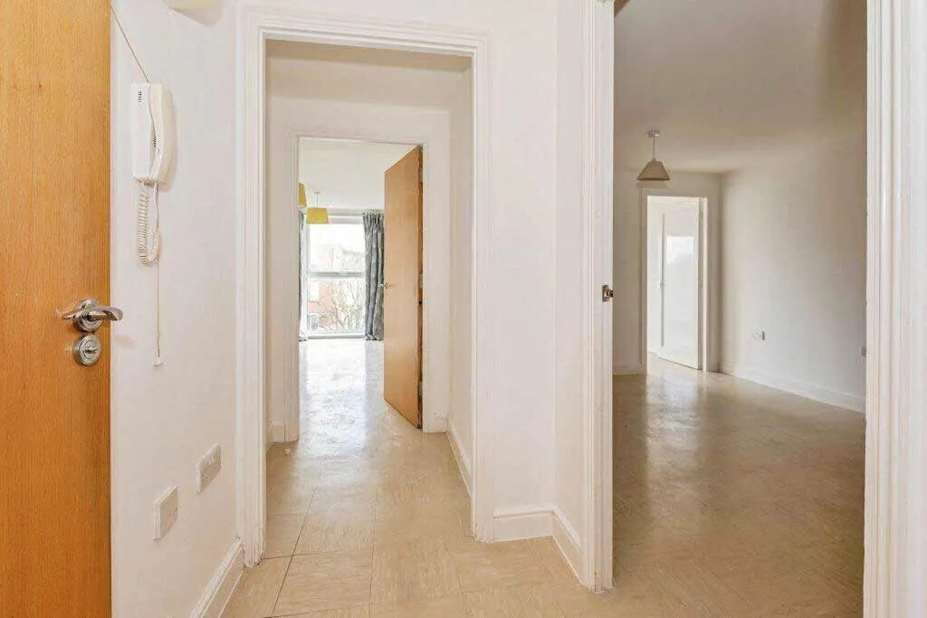 Station Approach, Epsom, KT19, photo 6