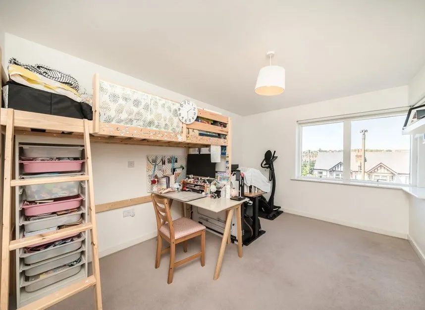Kingston Road, Wimbledon Chase, SW20, photo 5