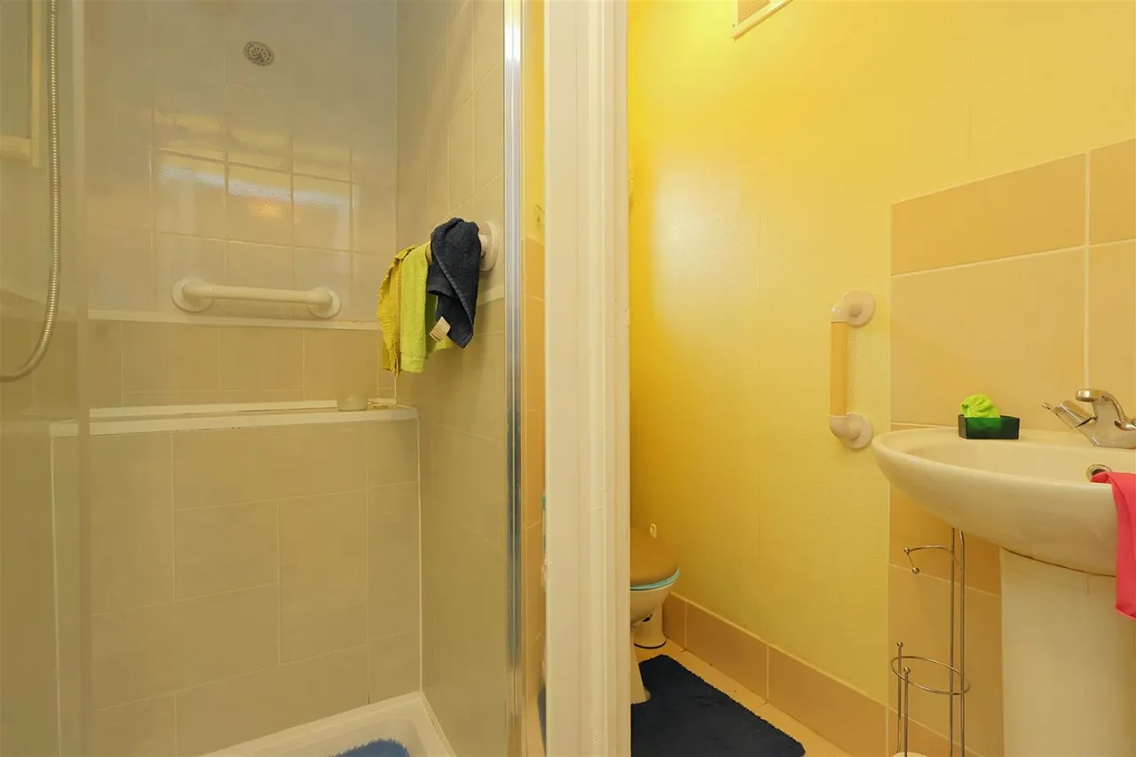 Westdale Grove, Pudsey, photo 11