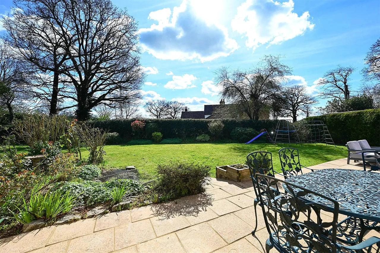 St. Peters Mead, Ash, Guildford, Surrey, GU12 6HA, photo 12