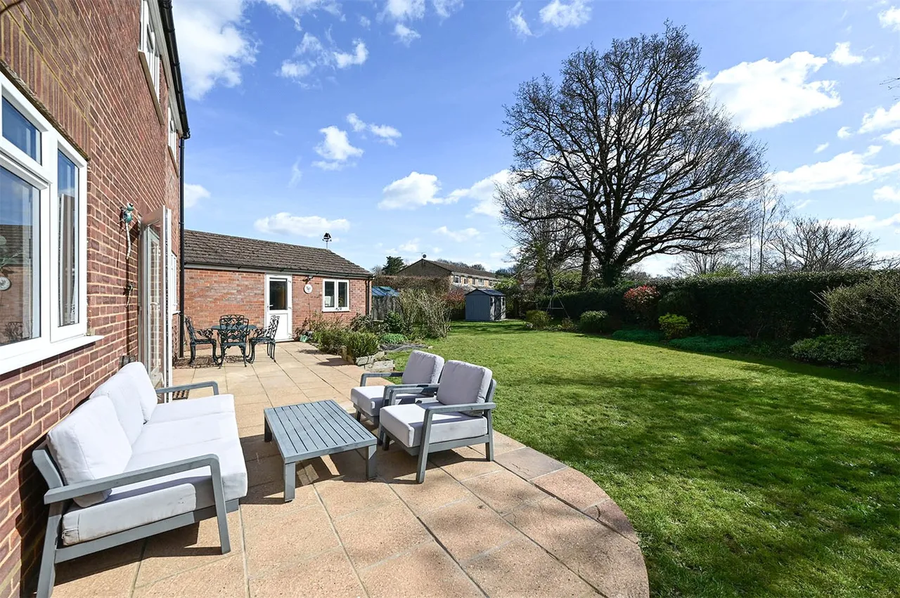 St. Peters Mead, Ash, Guildford, Surrey, GU12 6HA, photo 13