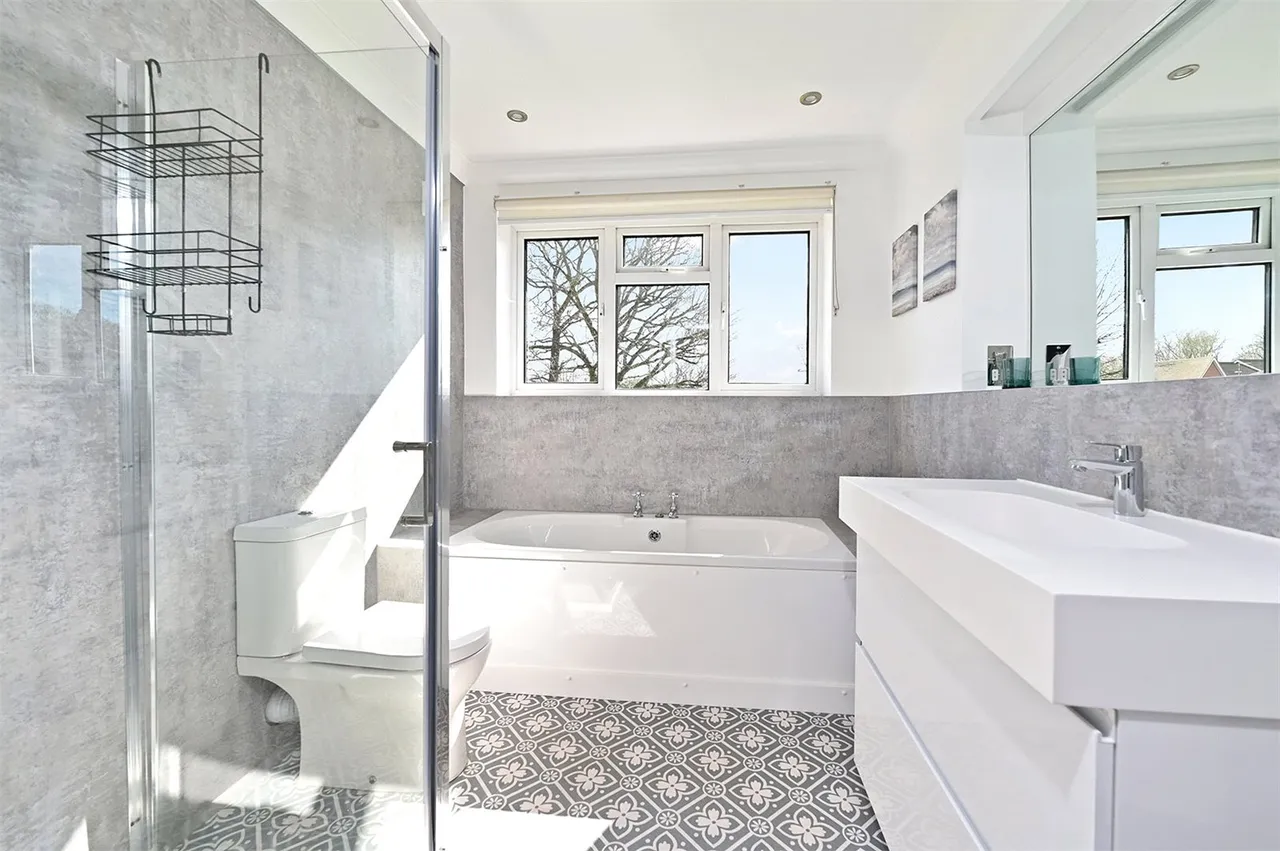 St. Peters Mead, Ash, Guildford, Surrey, GU12 6HA, photo 15