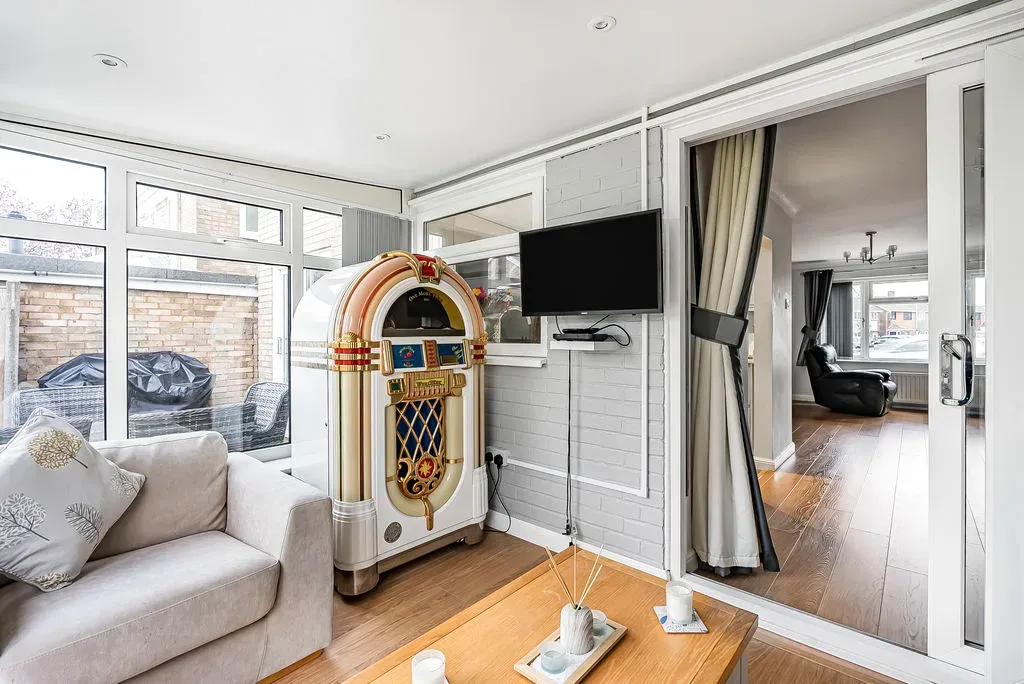 Whalley Drive, Bletchley, Milton Keynes, Buckinghamshire, MK3 6JL, photo 23