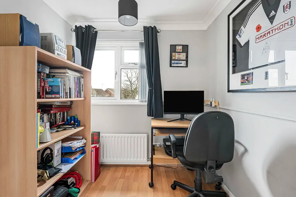 Whalley Drive, Bletchley, Milton Keynes, Buckinghamshire, MK3 6JL, photo 14