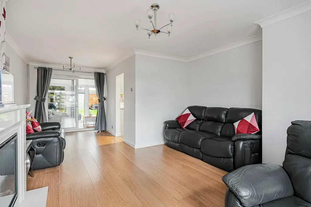 Whalley Drive, Bletchley, Milton Keynes, Buckinghamshire, MK3 6JL, photo 3