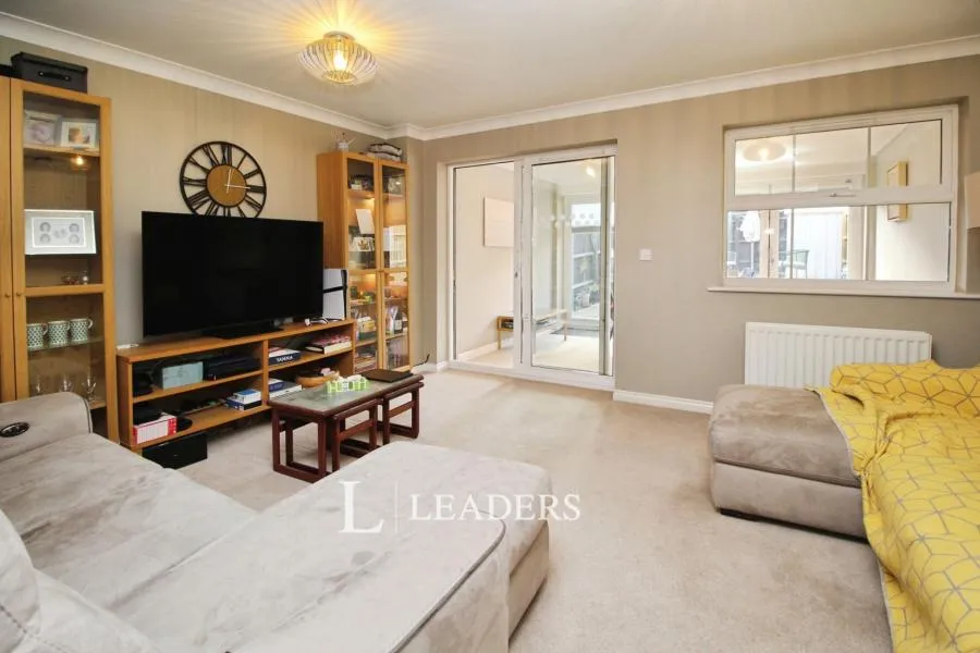 Colossus Way, Bletchley, MK3, photo 3