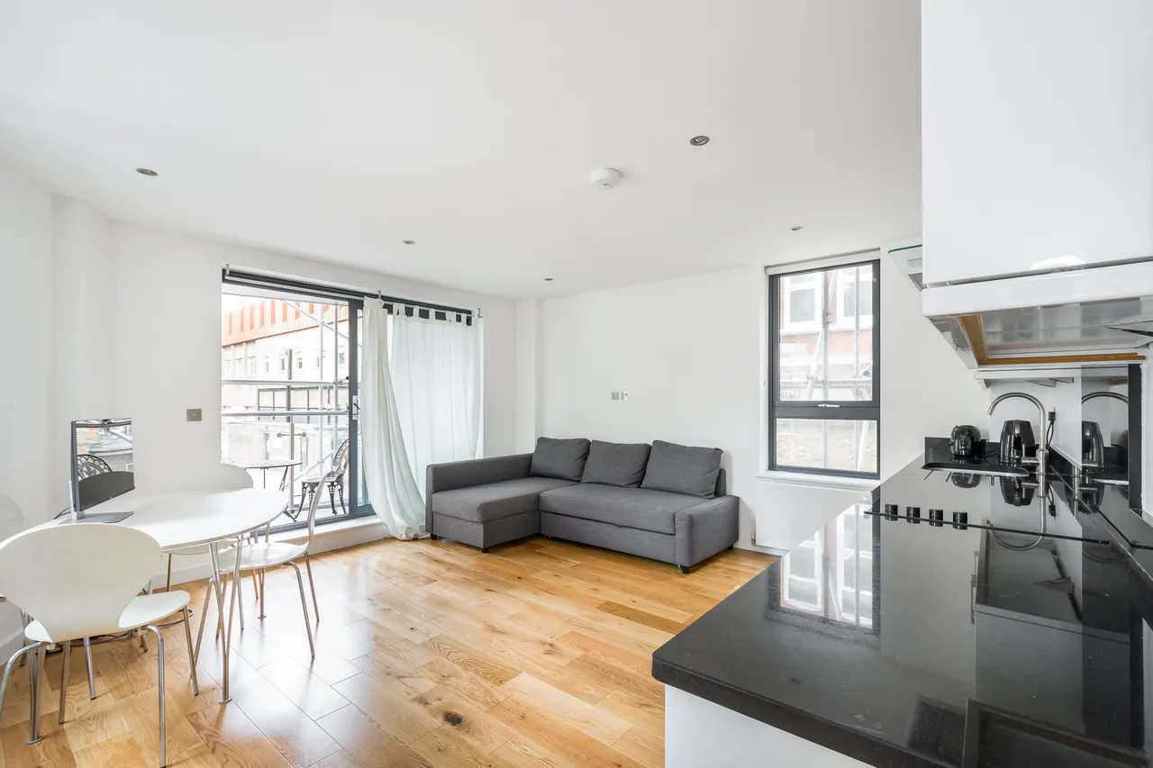 2 bed flat for sale — Peerless Street, London, EC1V