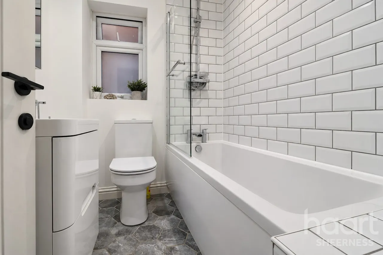Appleford Drive, Sheerness, ME12, photo 6