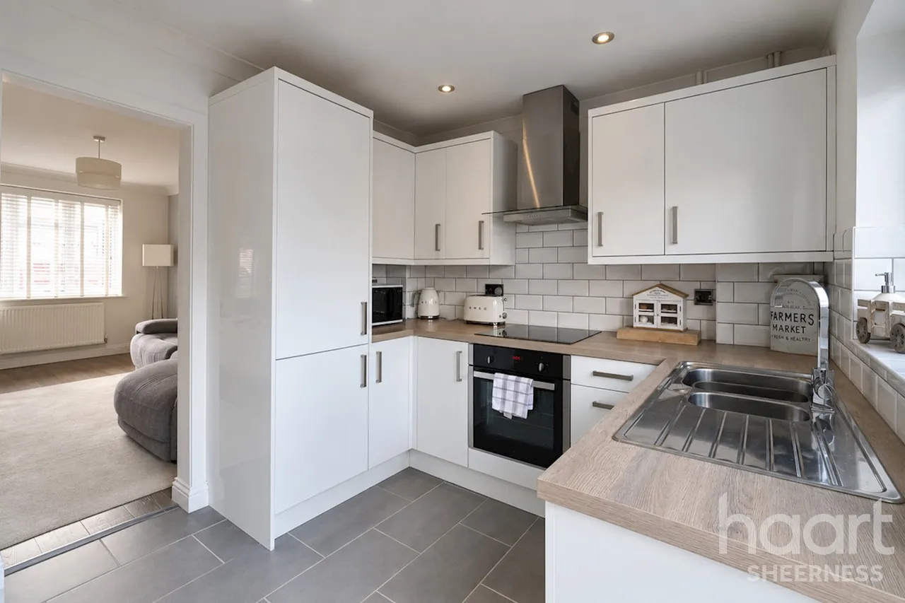 Appleford Drive, Sheerness, ME12, photo 4
