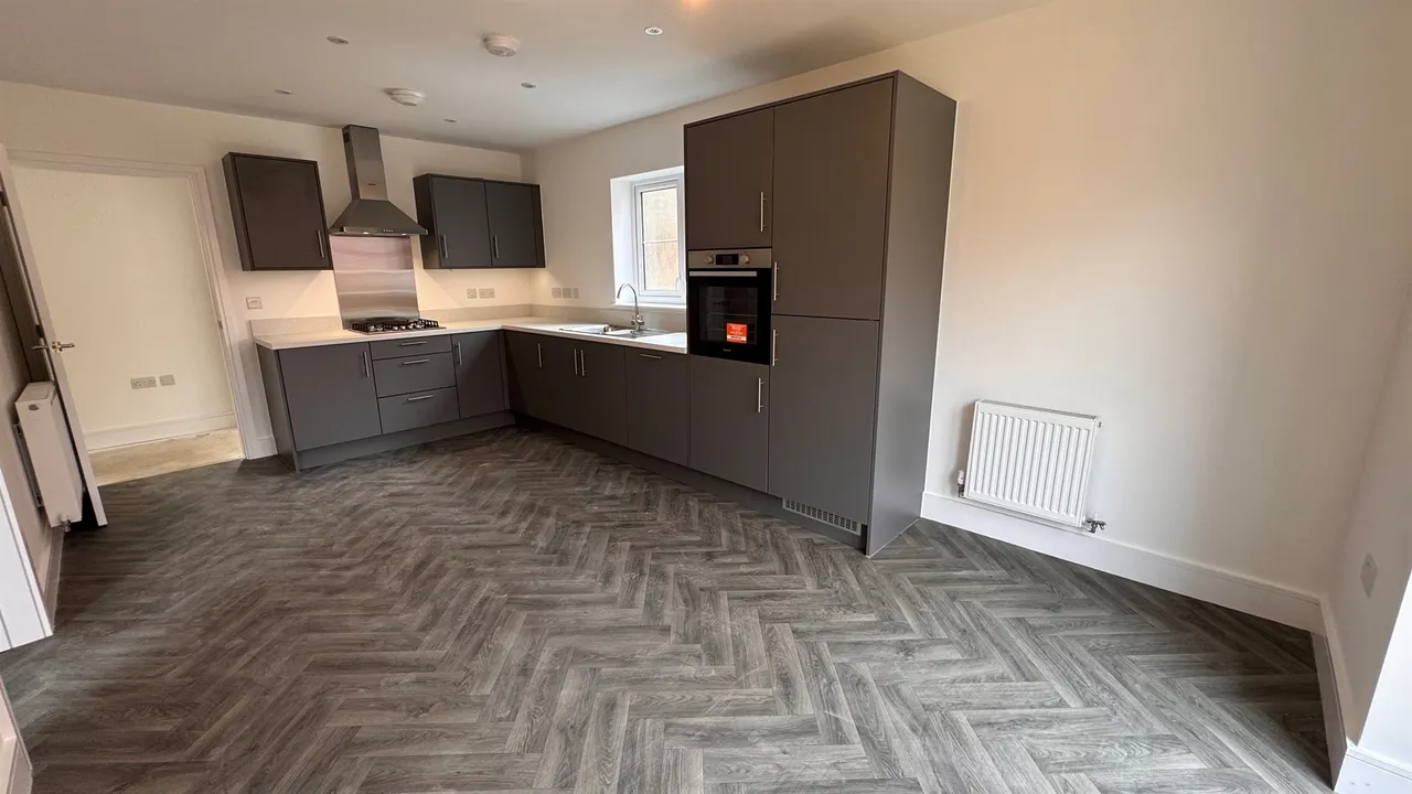 Buckenham Road, Attleborough, photo 6