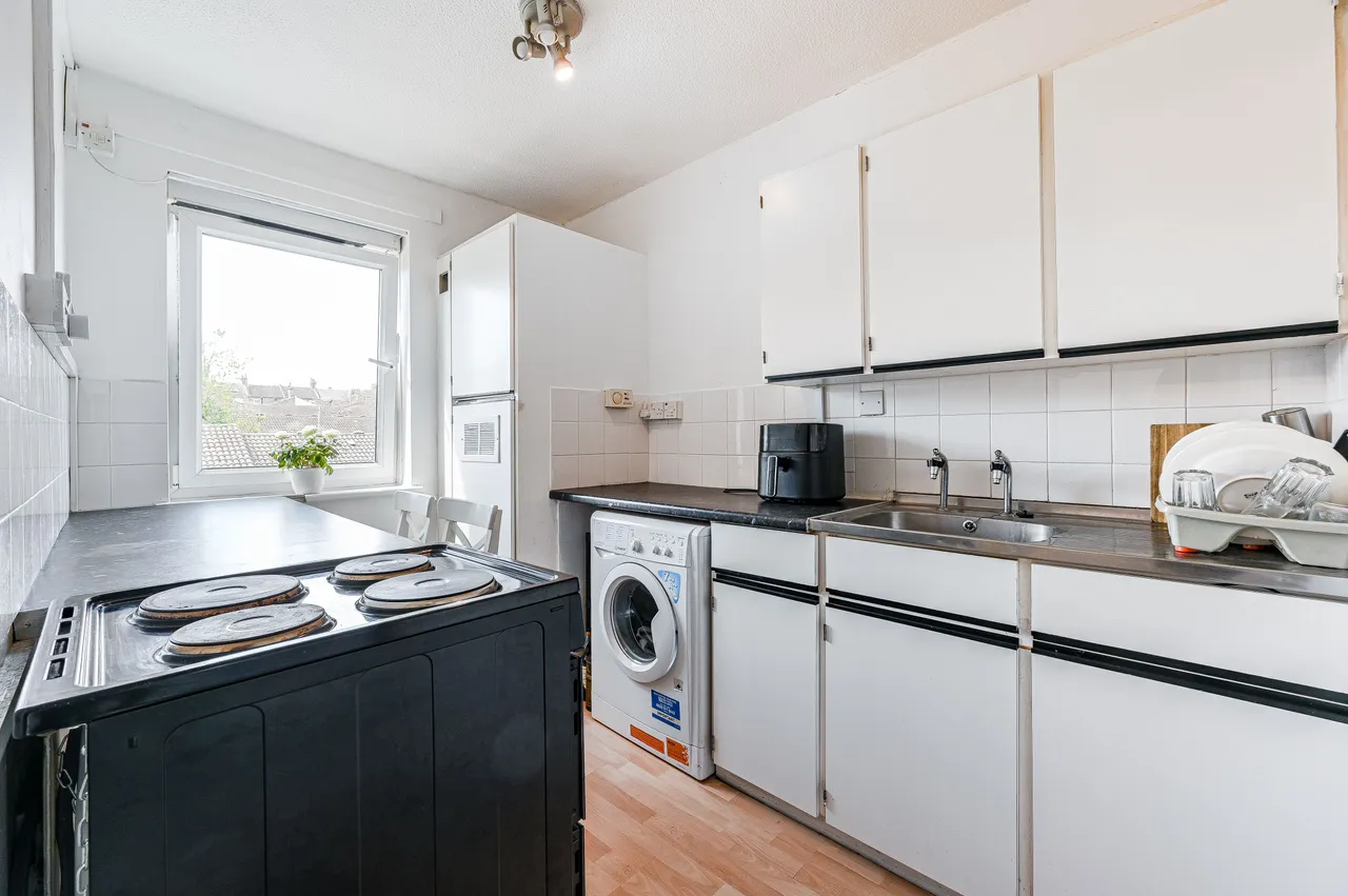 72 Erwood Road, London, photo 9