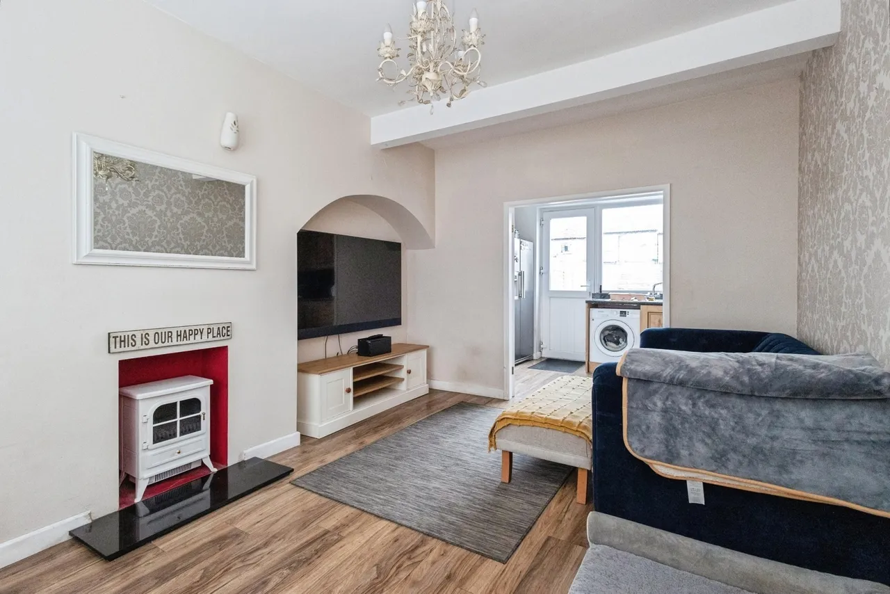 Woodbank Avenue, Bredbury, Stockport, Greater Manchester, SK6, photo 3