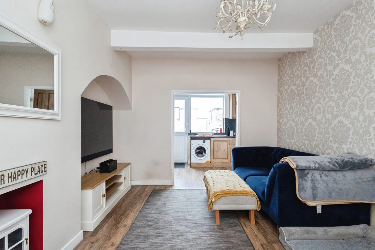 Woodbank Avenue, Bredbury, Stockport, Greater Manchester, SK6, photo 2