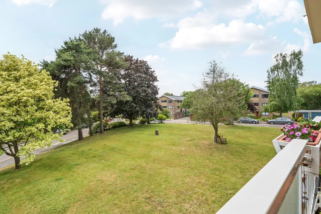 Greenacres, Eltham, photo 4