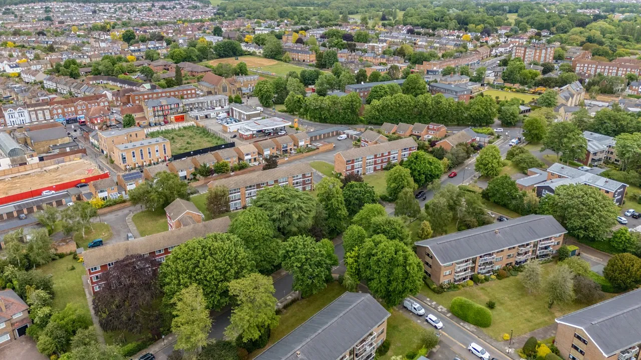 Greenacres, Eltham, photo 18
