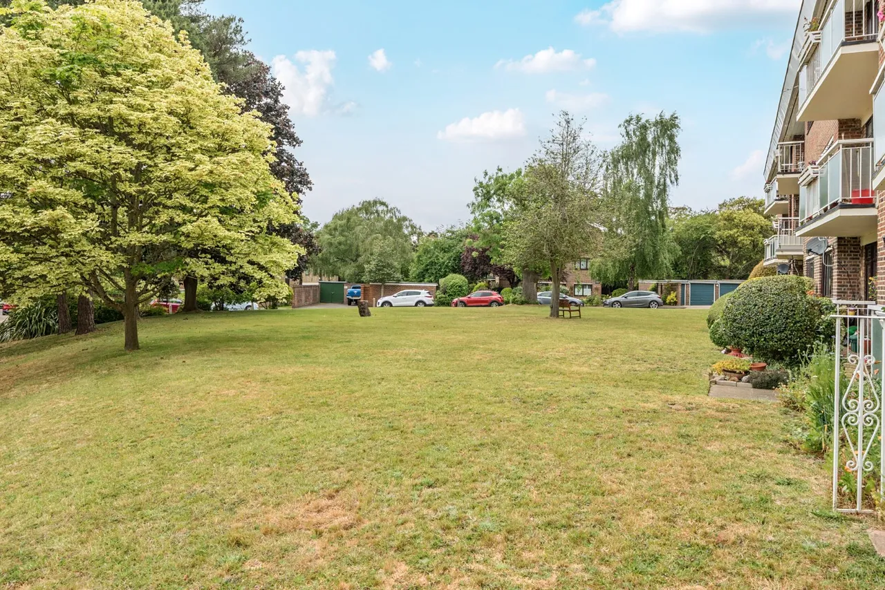 Greenacres, Eltham, photo 9