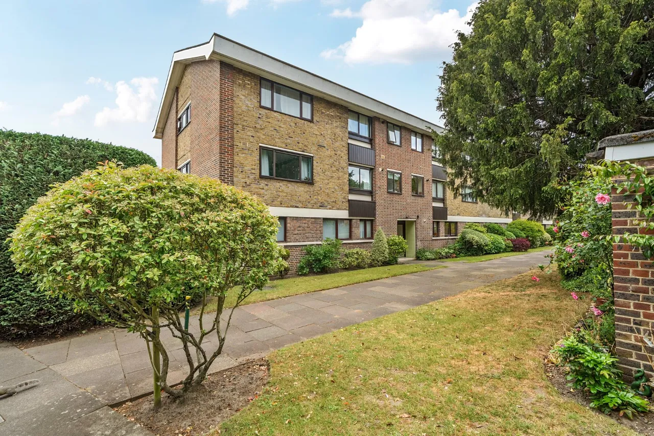 2 bed flat for sale, Greenacres, Eltham