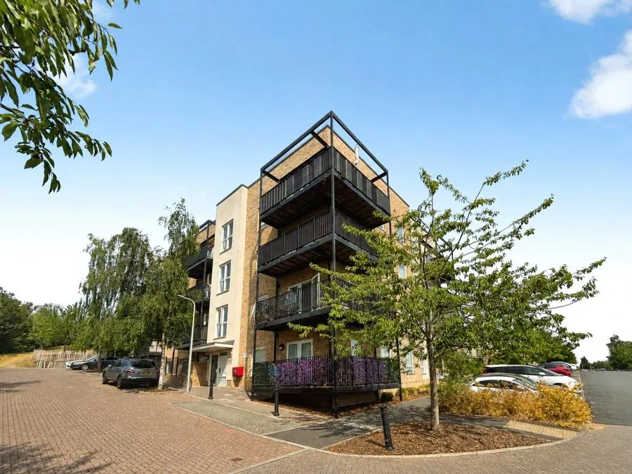 2 bed flat for sale, Deveron Drive, Tilehurst, RG30