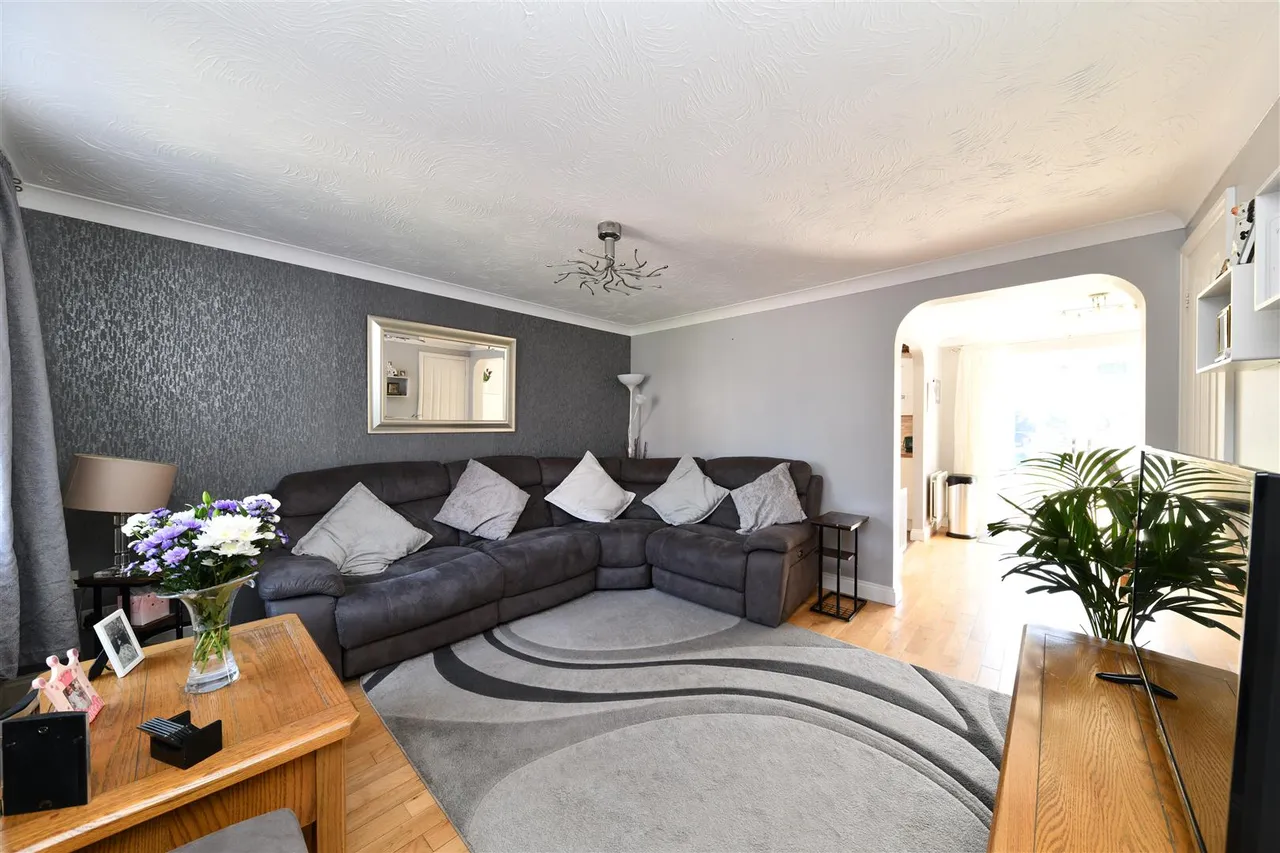 Old Bourne Way, Stevenage, Herts, SG1 6AE, photo 2