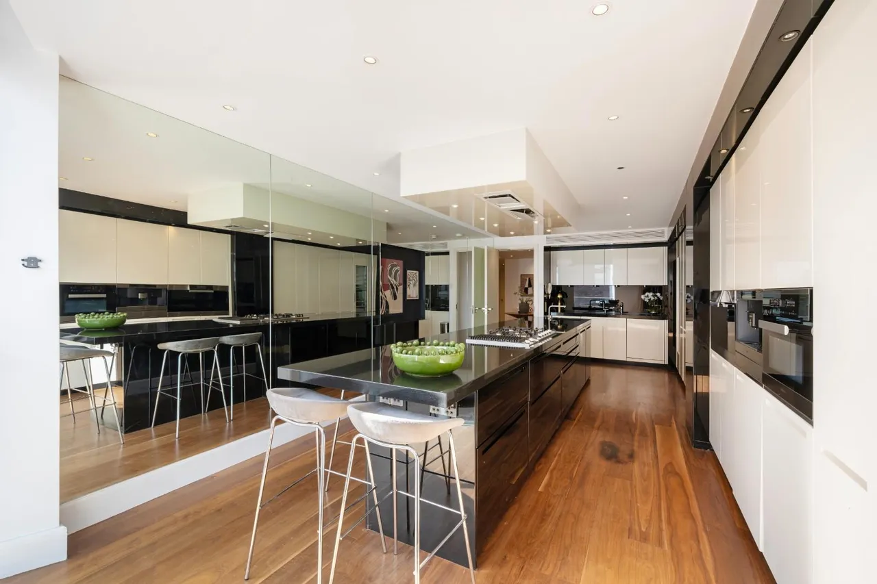 Hester Road, London, SW11, photo 21