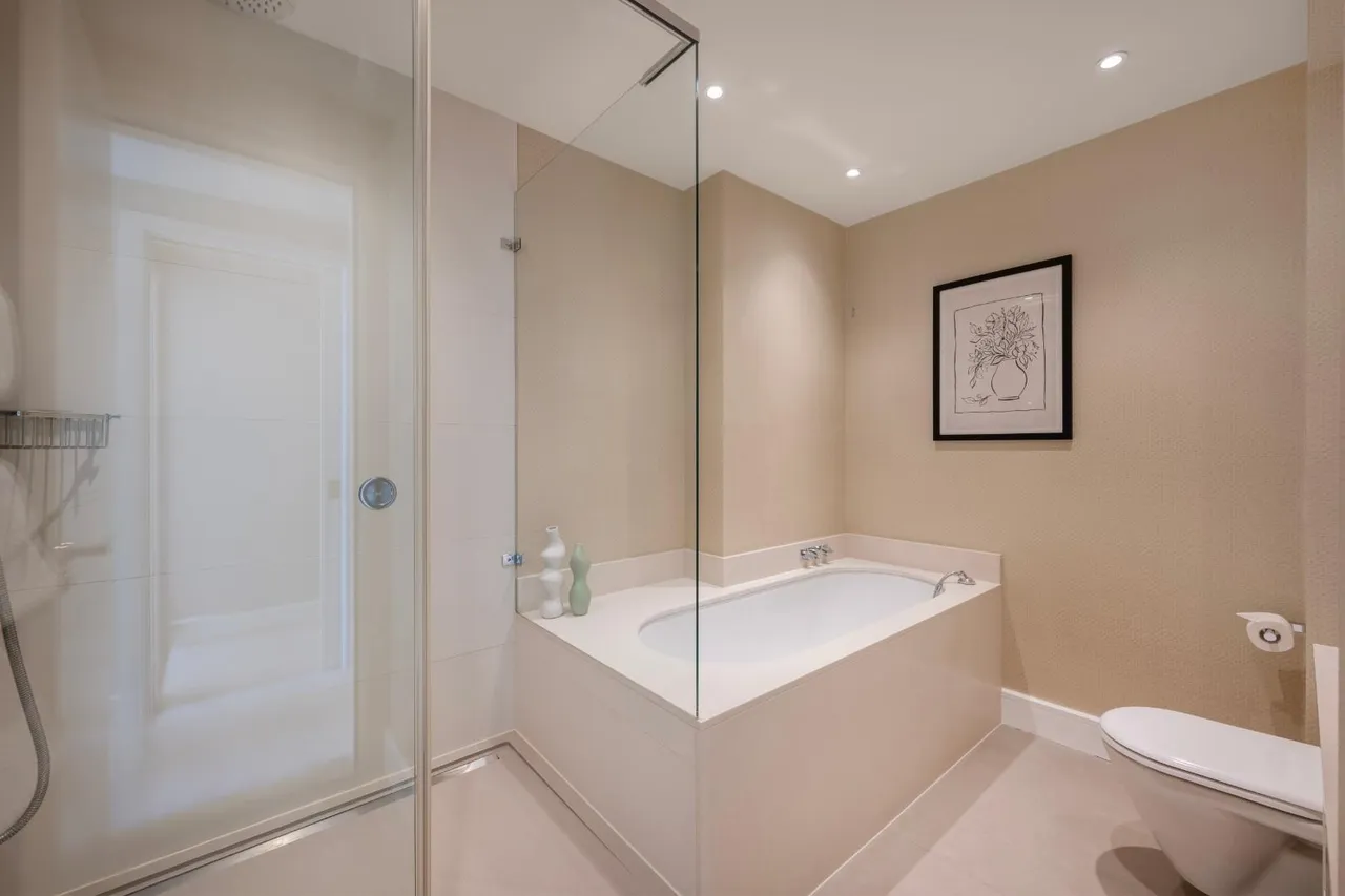 Hester Road, London, SW11, photo 29