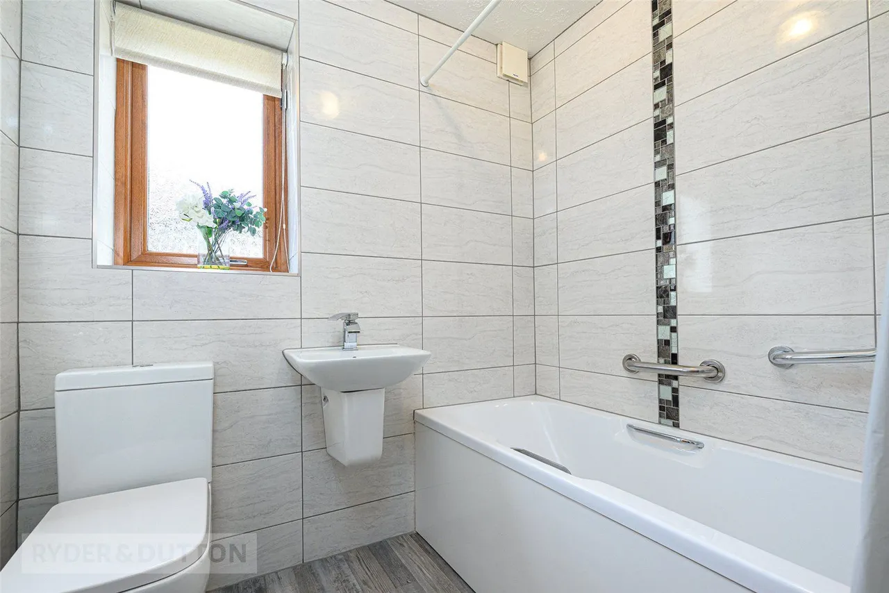 Buttermere Drive, Dalton, HD5, photo 11