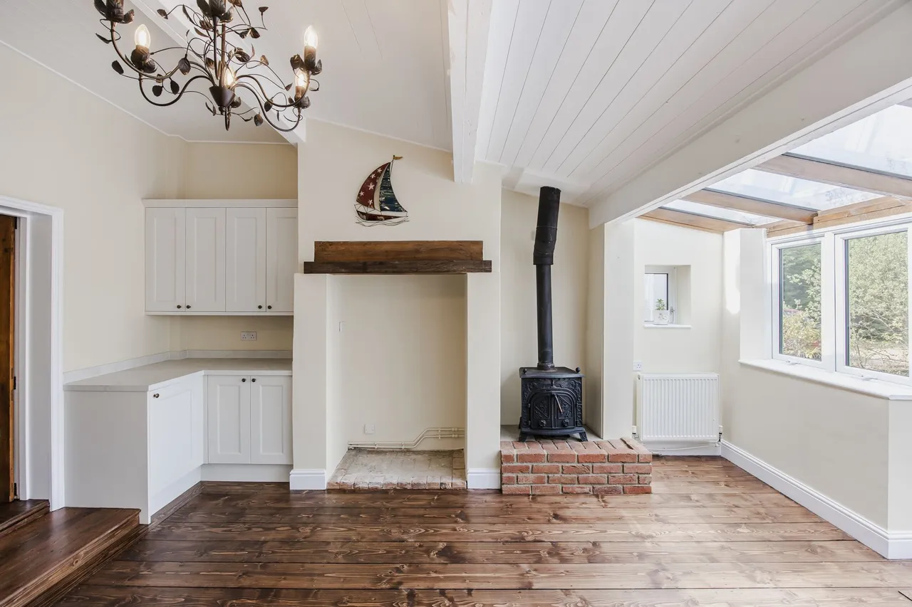 Beautifully Renovated Period Home in, photo 6