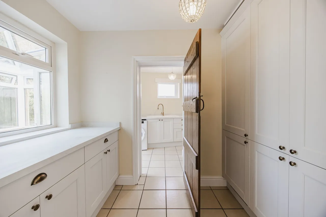 Beautifully Renovated Period Home in, photo 9