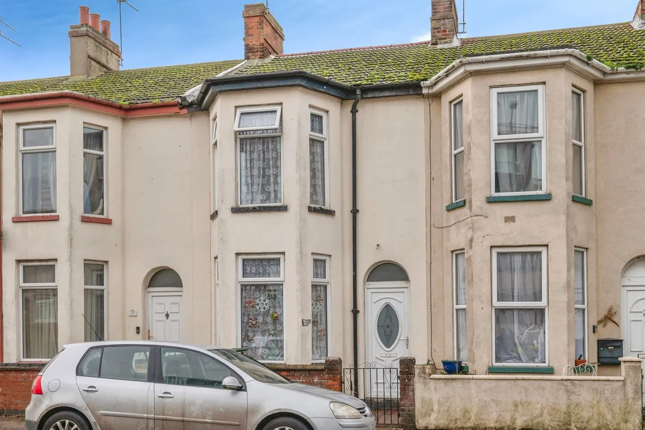 3 bed house for sale — Admiralty Road, Great Yarmouth