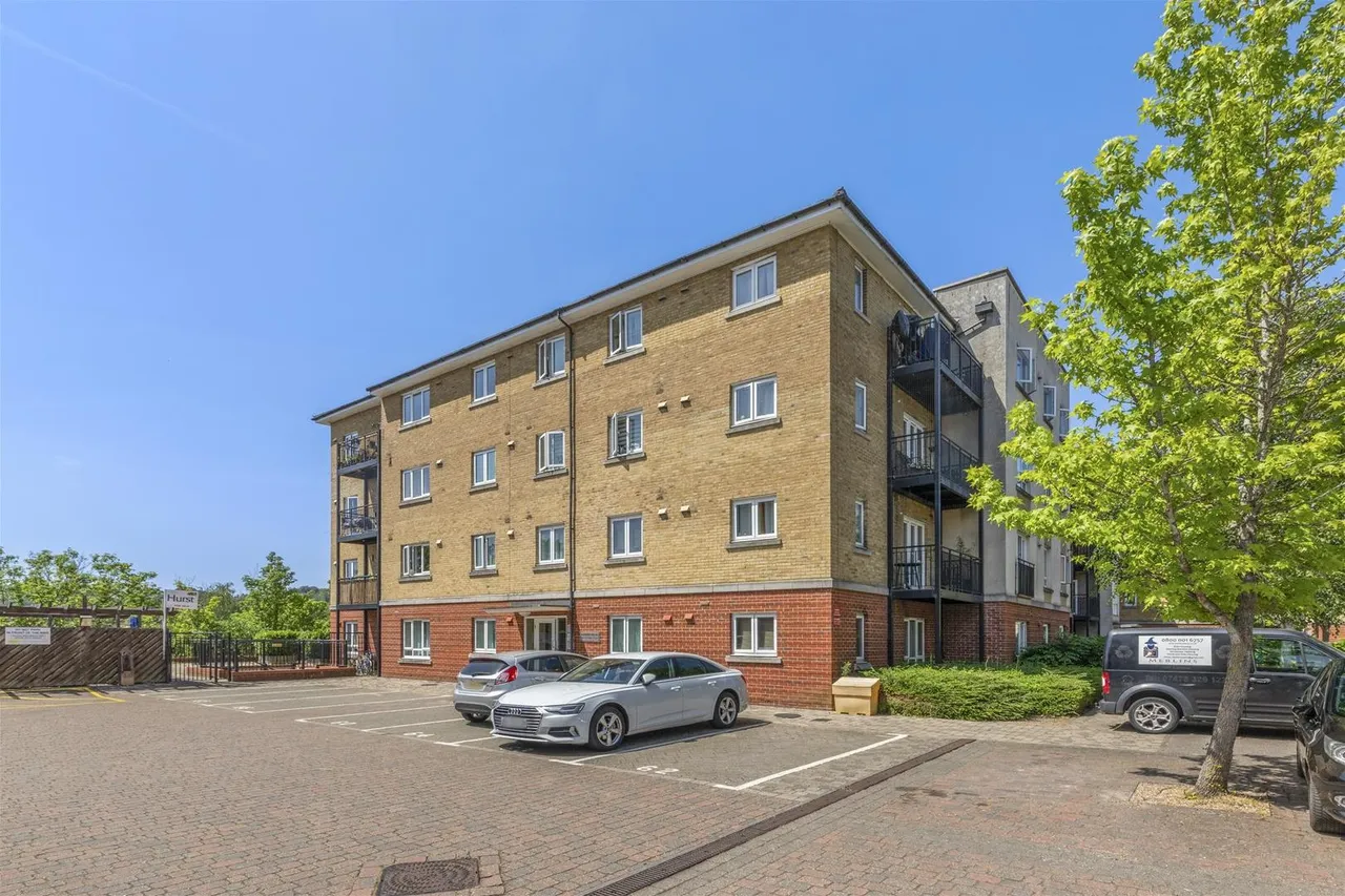 Tadros Court, High Wycombe, HP13, photo 12