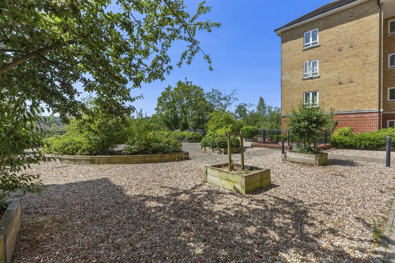 Tadros Court, High Wycombe, HP13, photo 10