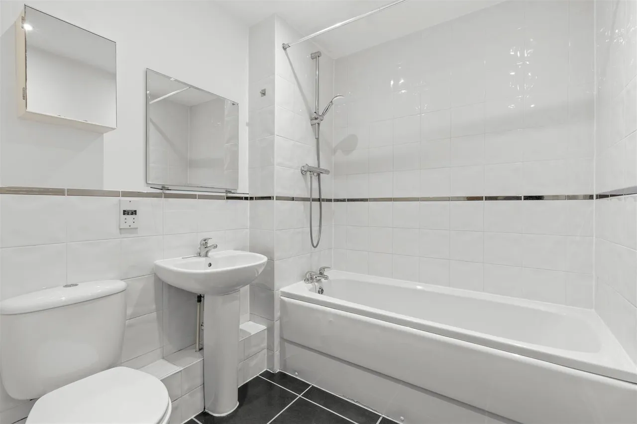 Tadros Court, High Wycombe, HP13, photo 6