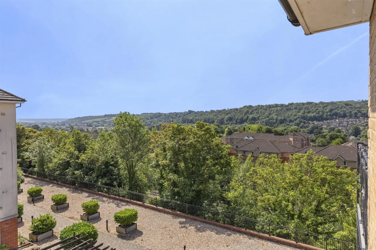 Tadros Court, High Wycombe, HP13, photo 11