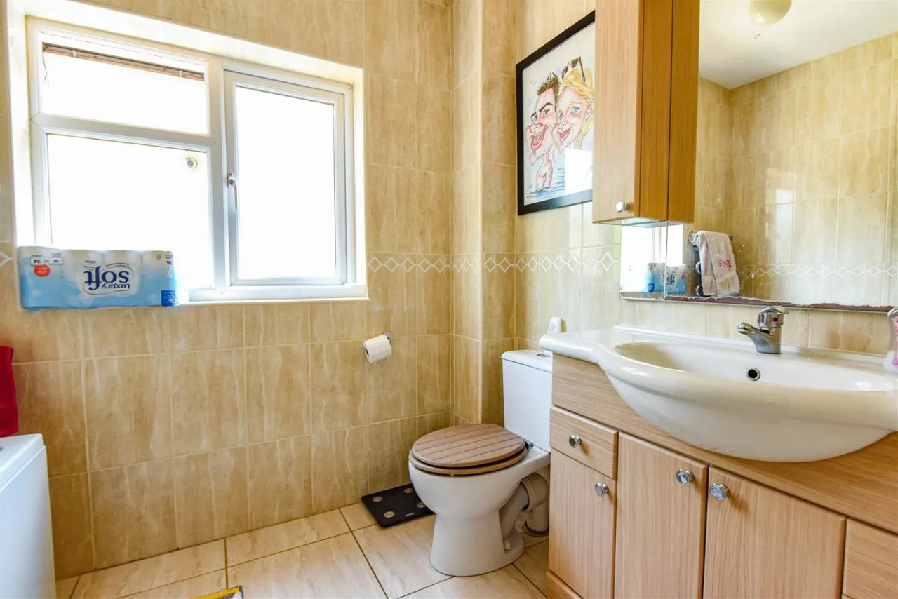 Longaston Lane, Slimbridge, GL2, photo 11