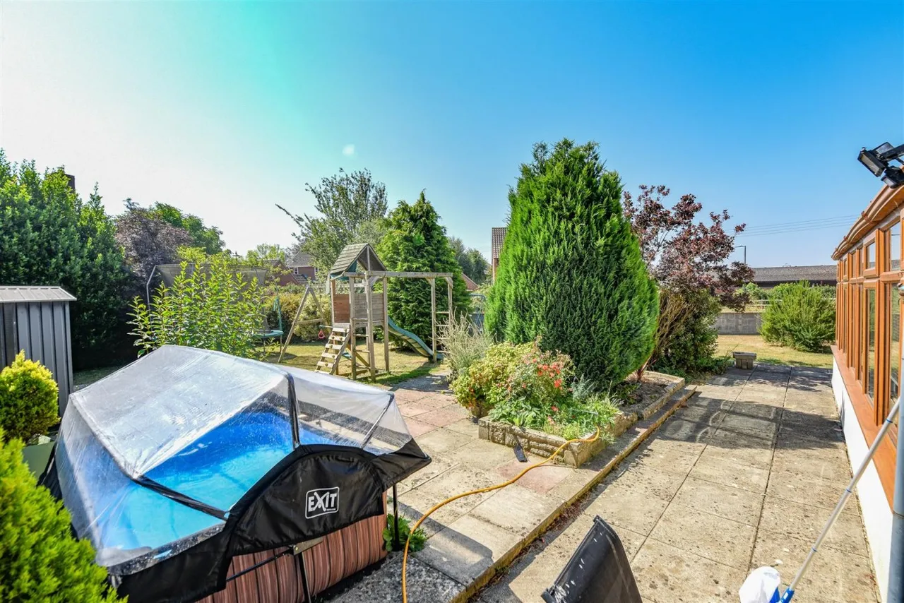 Longaston Lane, Slimbridge, GL2, photo 12
