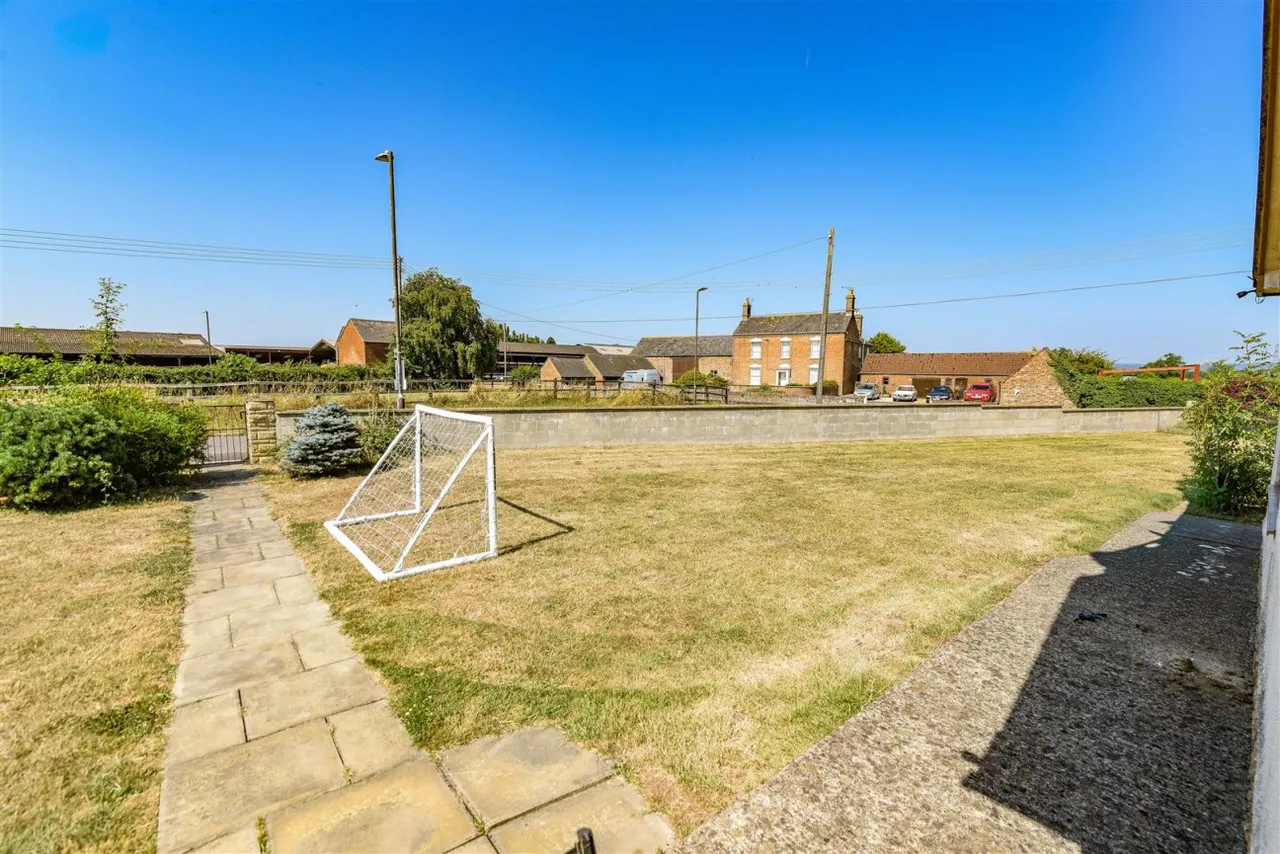 Longaston Lane, Slimbridge, GL2, photo 13