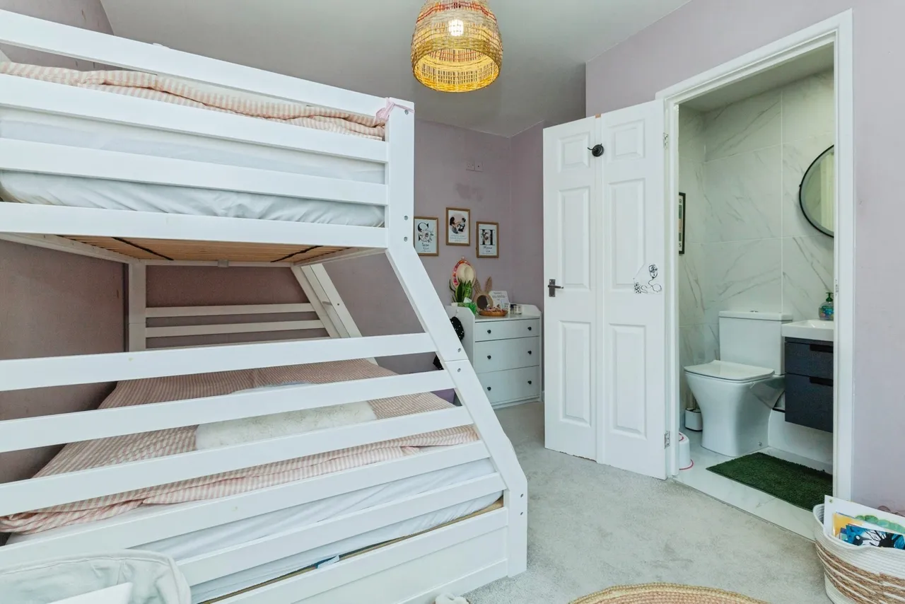 Cumberwell Drive, Leicester, LE19, photo 12