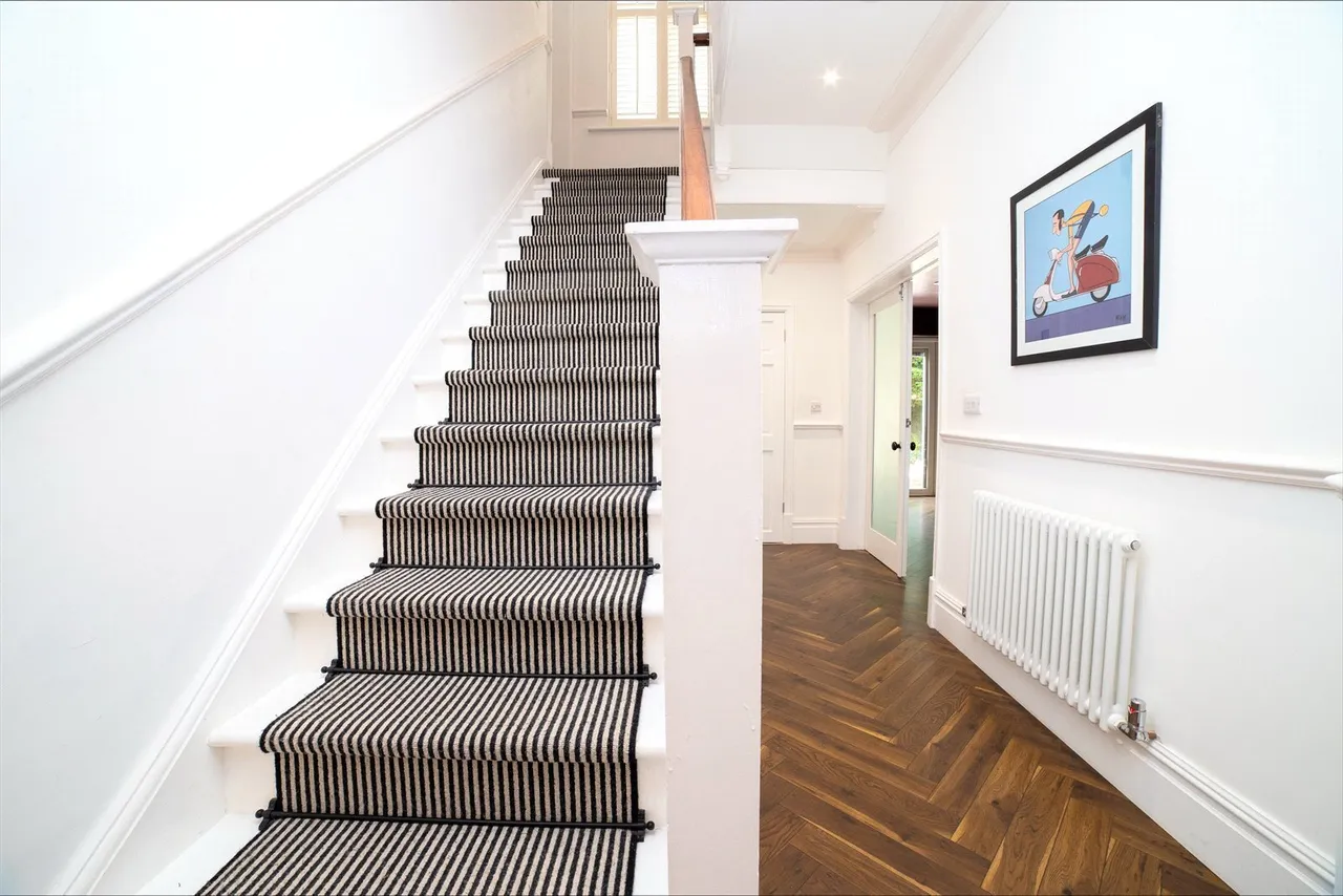 High Oakham Road, Mansfield, Nottinghamshire, NG18, photo 6