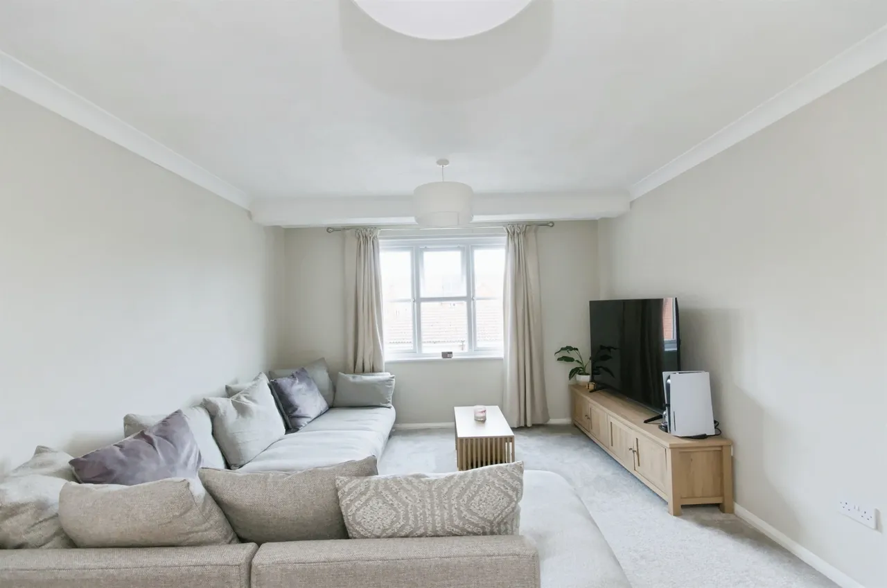 Hudson Close, Eastbourne, photo 6