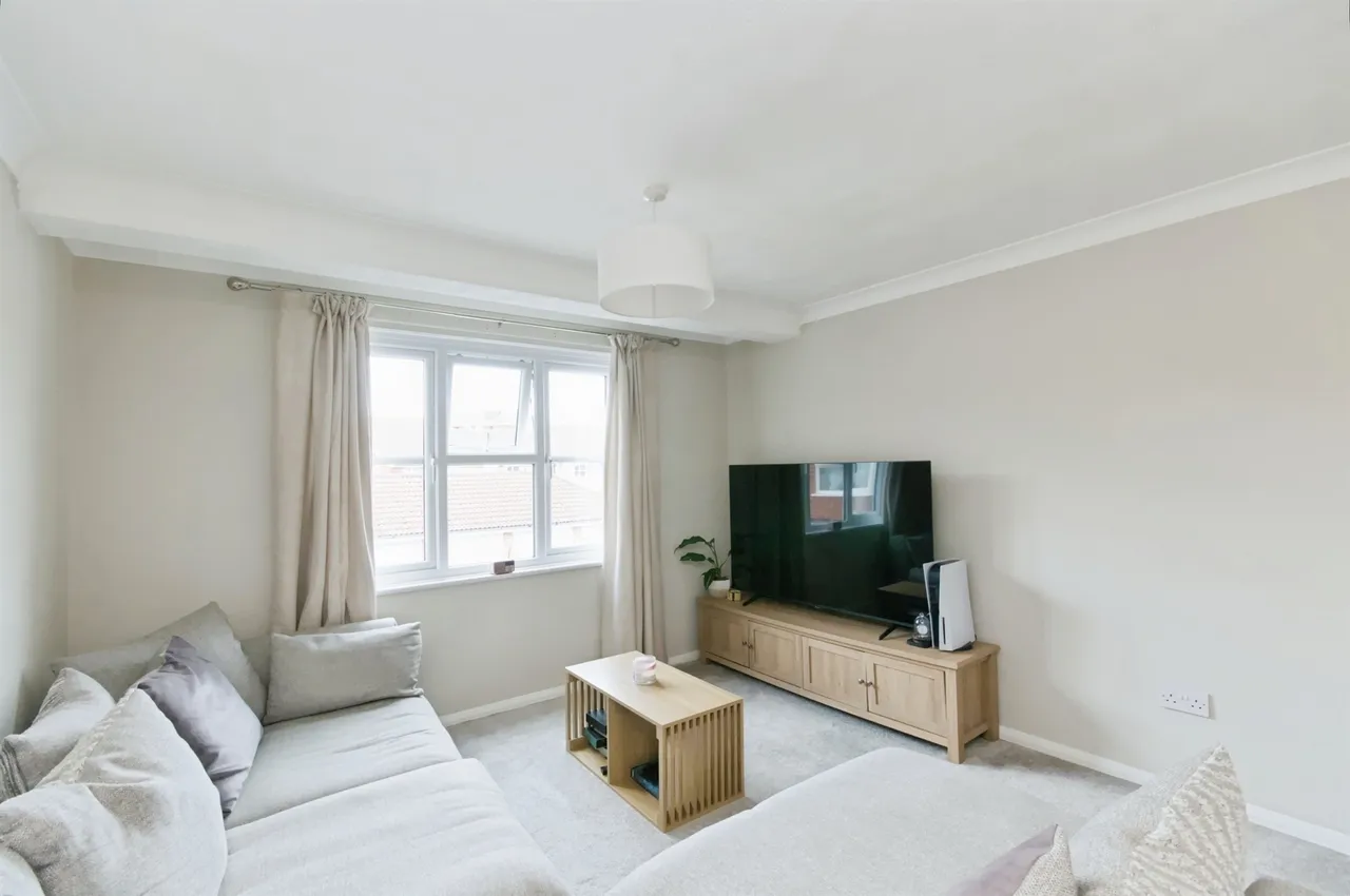 Hudson Close, Eastbourne, photo 5