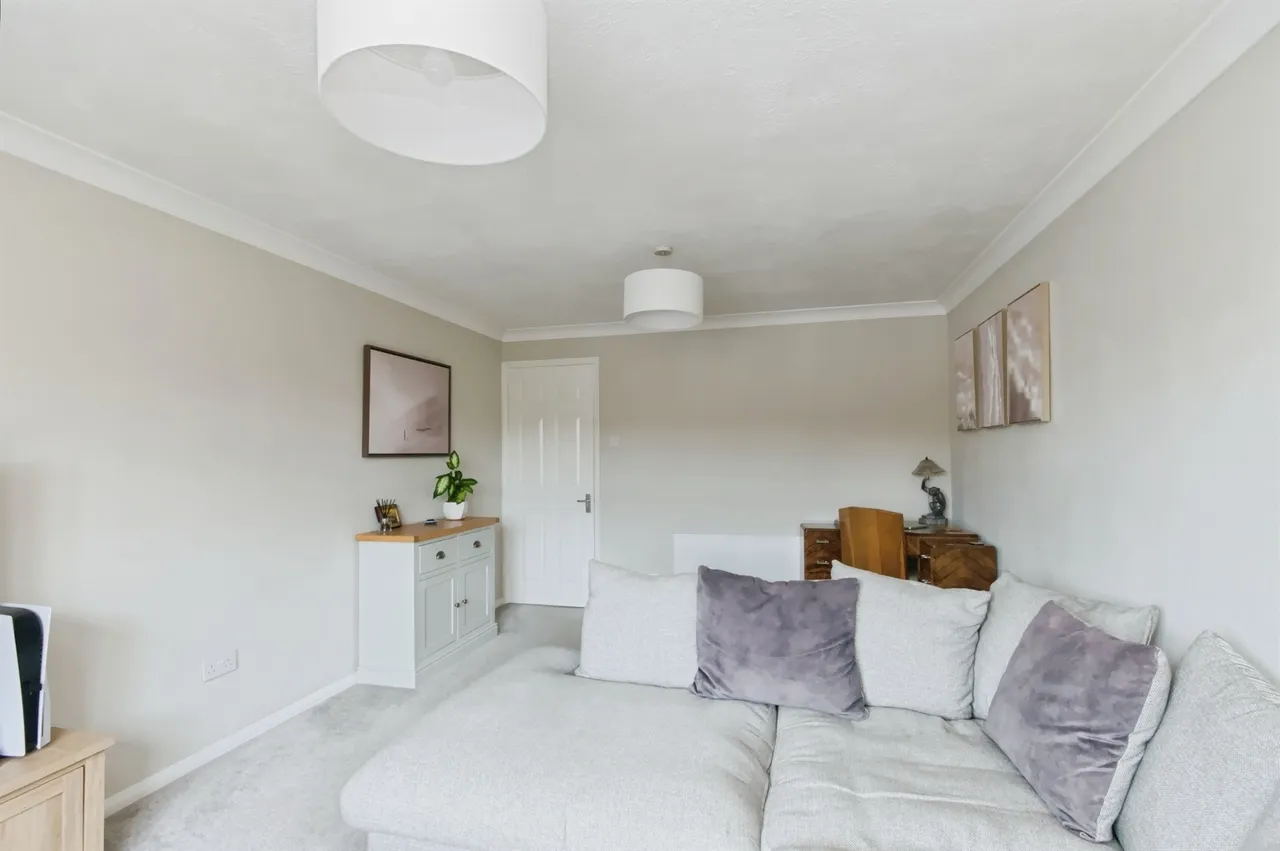Hudson Close, Eastbourne, photo 7