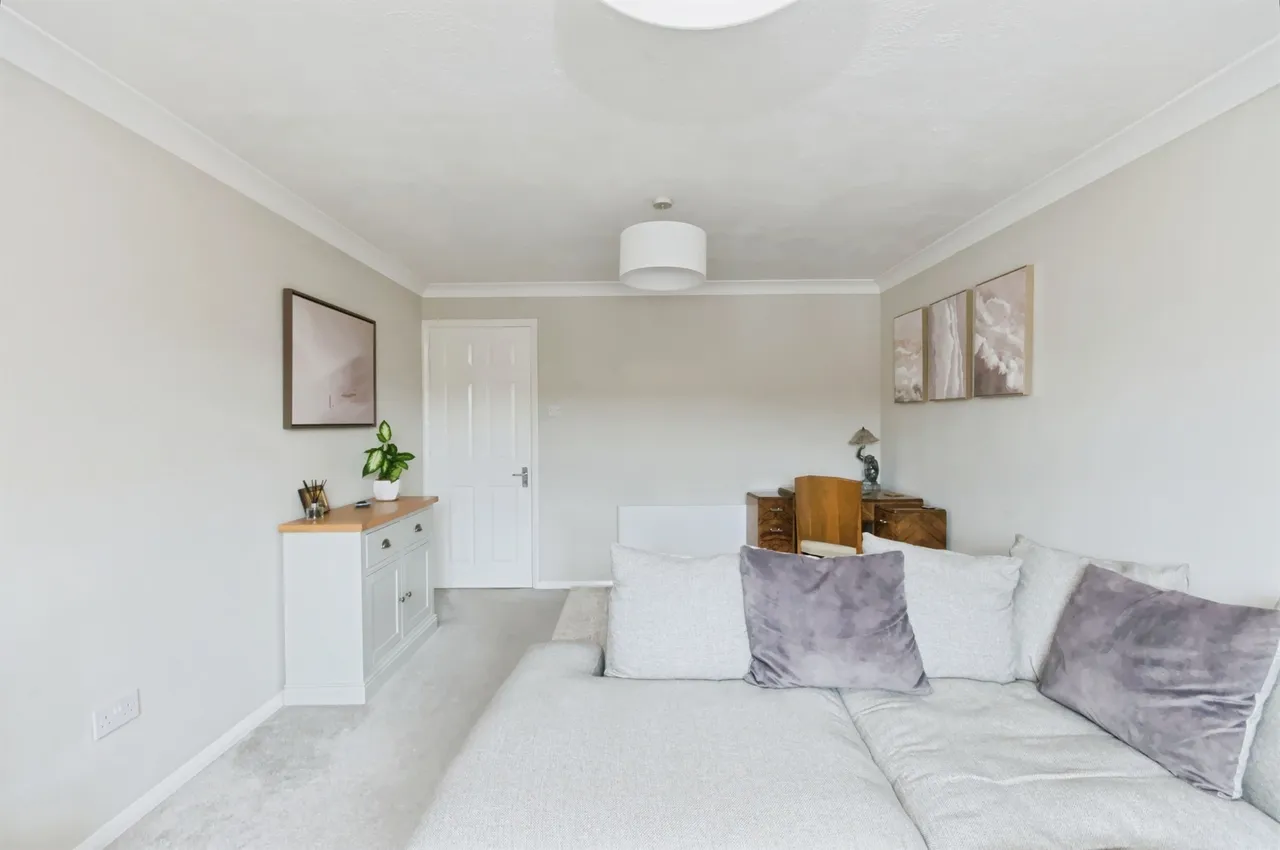 Hudson Close, Eastbourne, photo 8